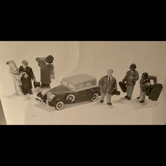 Dept. 56- Heritage Village -Steppin' Out On The Town # 58885 Accessories - Picture 6 of 8